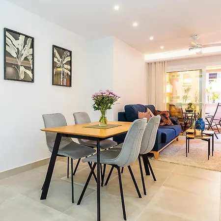 Apartment Sea Views In Heart Of By The Beach