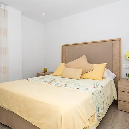 Sea Views In Heart Of By The Beach Marbella